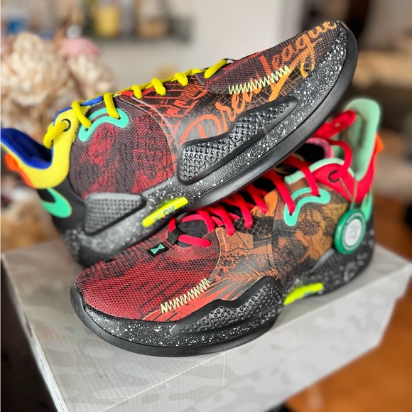 Brand new Nike PG5 mismatched size 10.5